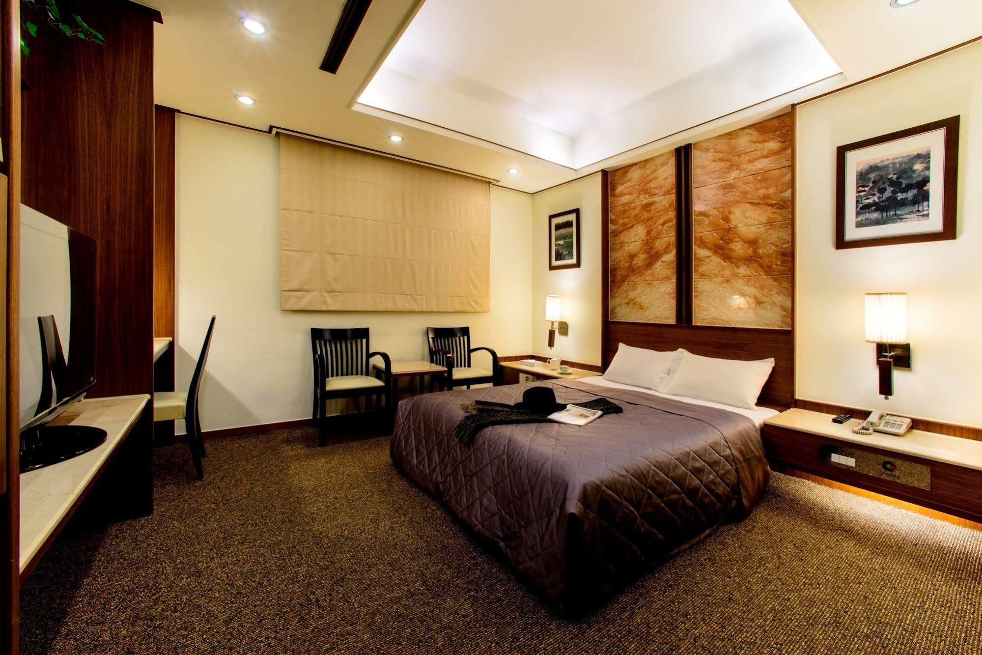 Kao Yuan Hotel - Zhong Shan Taizhong Zewnętrze zdjęcie