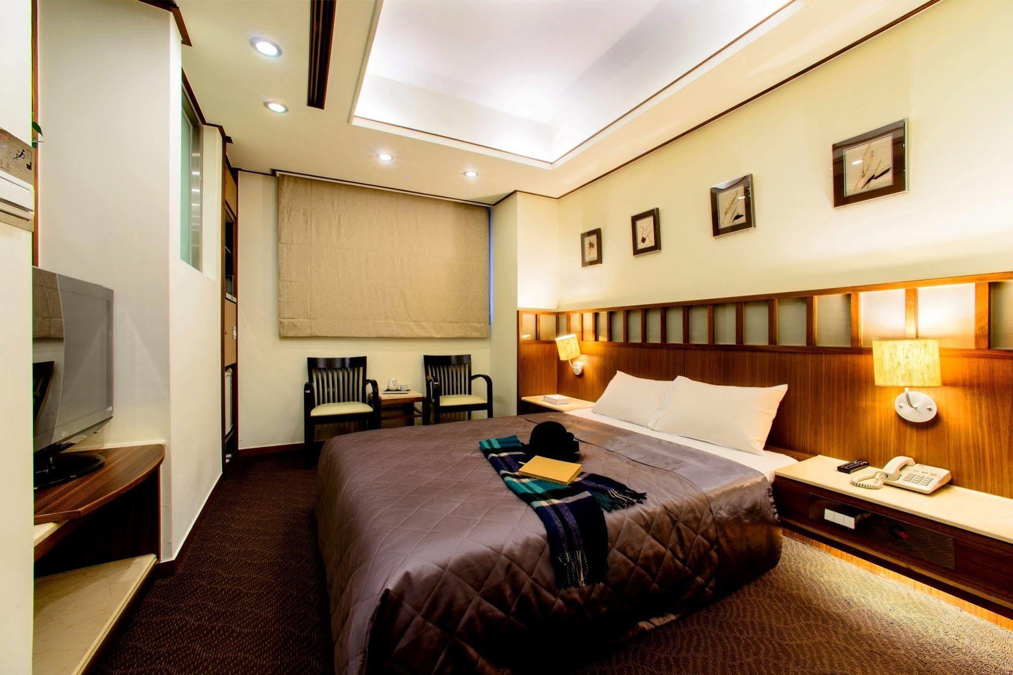 Kao Yuan Hotel - Zhong Shan Taizhong Zewnętrze zdjęcie